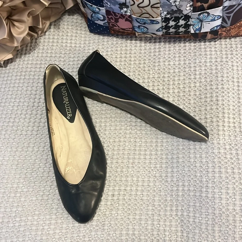 NATURALIZER Women’s Black Leather Wedge Low Heel Slip On Pointy Pump Shoes 7